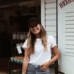 Meet your Posher, Monica